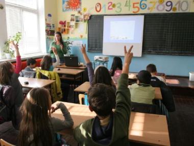 Всички учители и директори – с оценки от догодина