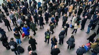 1351 лв. е достатъчен месечен доход според българите