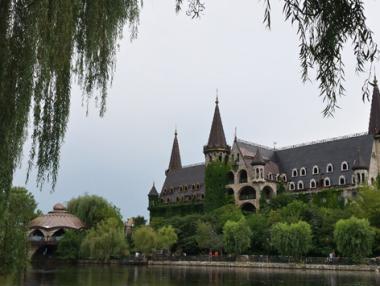 Частен замък сред 100-те  национални обекта