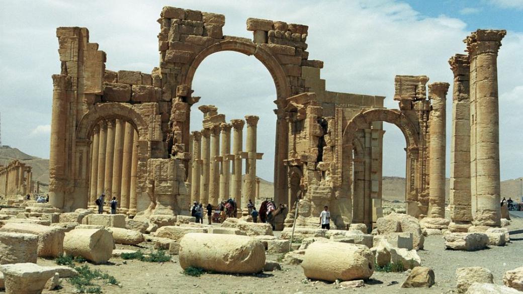 „Ислямска държава“ разруши Триумфалната арка в Палмира