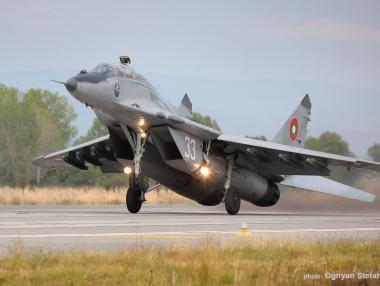 Договорът за МиГ-овете е изключително изгоден за нас