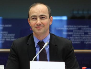 Европа е голяма икономическа сила, но политически е джудже