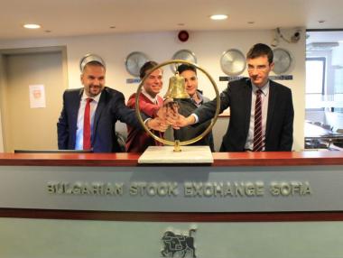 Двама студенти със CFA стипендии от БФБ-София