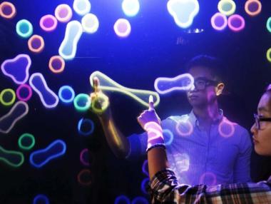 Разработиха тъчскрийн без докосване