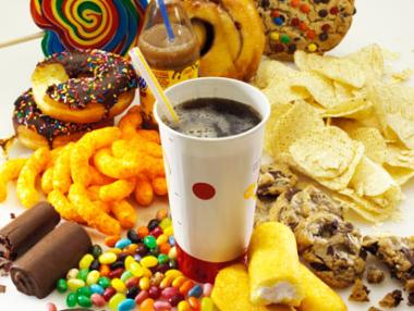 Москов внася проект за данък „вредни храни“