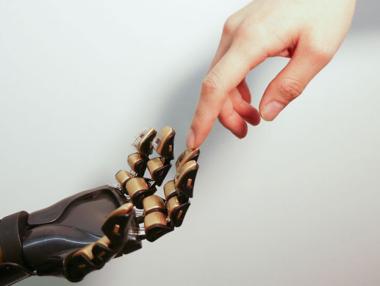 Учени създадоха изкуствена кожа за протези