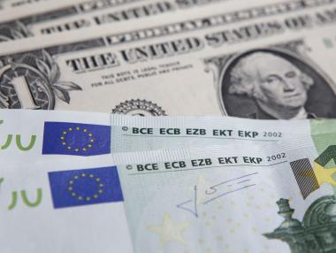 Еврото със спад преди заседанието на ЕЦБ, доларът с ръст