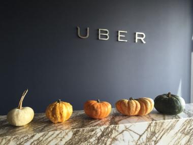 Uber ще доставя тикви в София