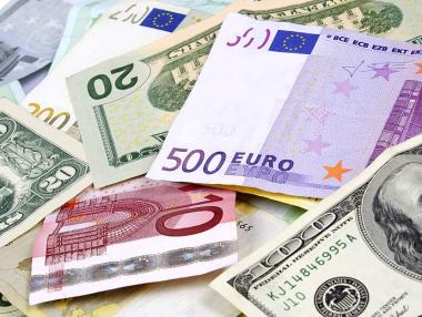 Еврото с ръст спрямо долара