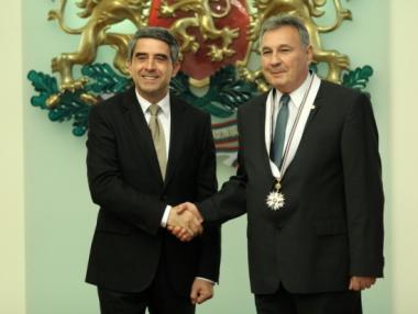 Президентът награди „бащата“ на „ин витро“ техниката у нас