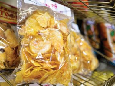 Икономисти: Данък „вредни храни“ няма да промени навиците ни