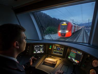 Москва възстановява влака до София