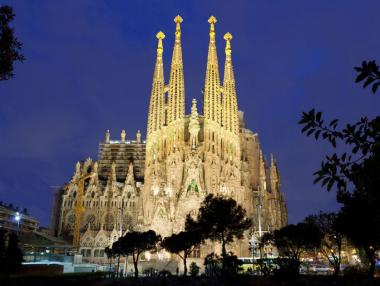 „Саграда Фамилия“ стана най-високият религиозен храм в Европа
