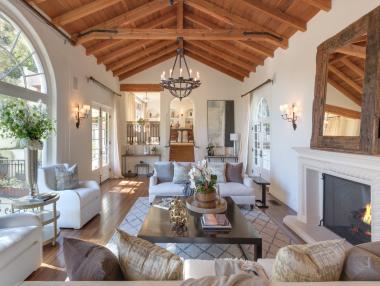 Тайра Бенкс продава испанска вила в Бевърли Хилс