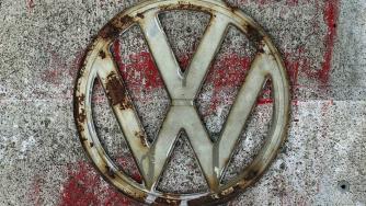 Отстраниха инженерите, свързани с дизеловия скандал във Volkswagen