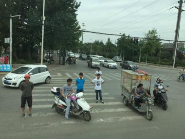 Китай разреши по две деца в семейство