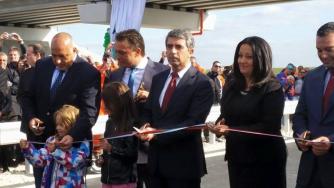 „Когато пораснеш и отидеш да пиеш кафе в Истанбул, да знаеш кой е направил тази магистрала“