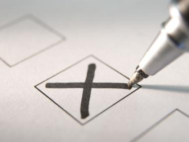 Изборният ден на втория тур на местните избори започна спокойно