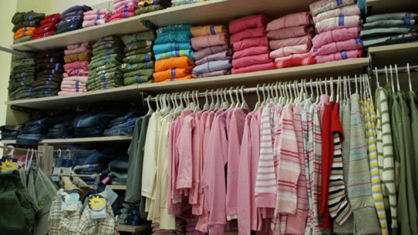 КЗП забрани продажбата на четири вида опасни детски облекла