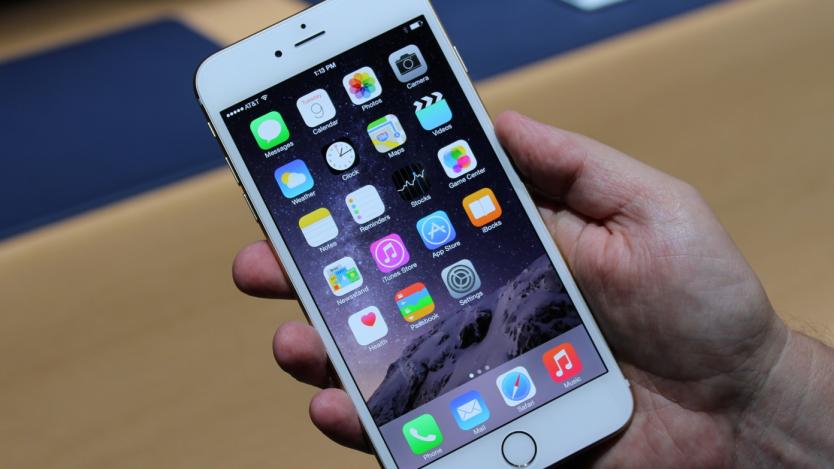 Китайци сменят 16 GB памет на iPhone със 128 GB