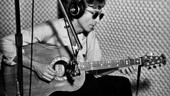 Китара на Джон Ленън бе продадена за $ 2,41 млн.