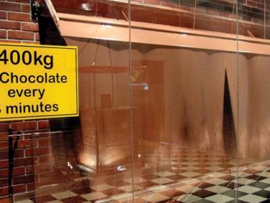 Водопади от шоколад потичат в гръцки музей