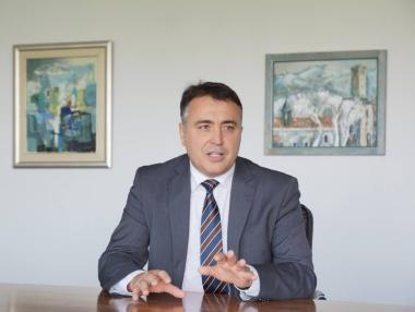 Фирмите да не чакат „произведени“ кадри, да влязат в училищата