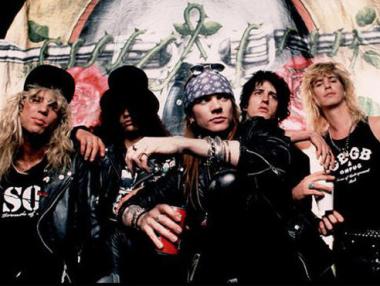 Guns N' Roses се събират, готвят световно турне