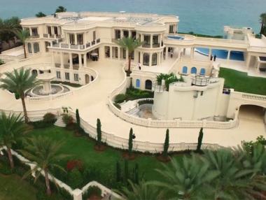 Продават замък с пристанище и гледка към морето във Флорида