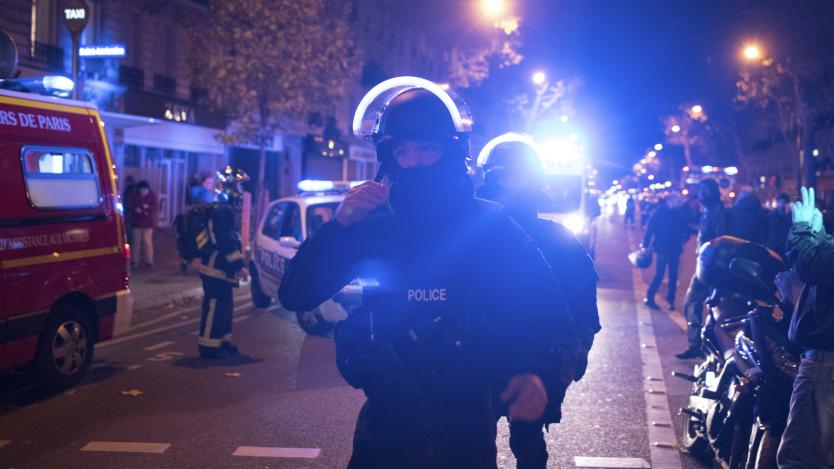 Кой стои зад атентатите в Париж?