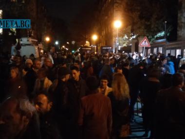 България показа солидарност с мъката на Франция