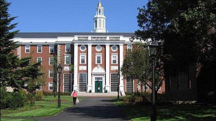 Евакуираха Харвард заради заплаха от бомба