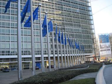 ЕК: България спазва изискванията за дефицит