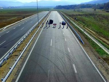 Магистрала „Струма“ свършва „по средата на нищото“