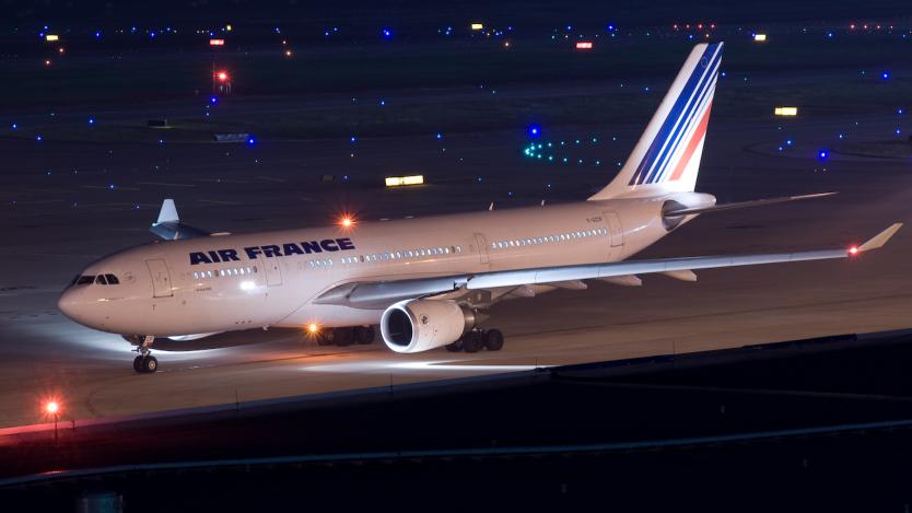 Air France отклони два полета заради бомбени заплахи