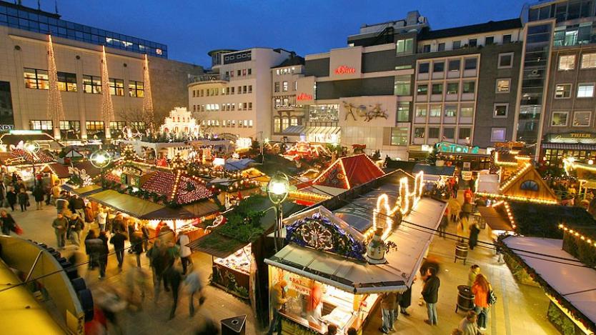 Атаките в Париж хвърлиха сянка върху Коледните базари в Европа