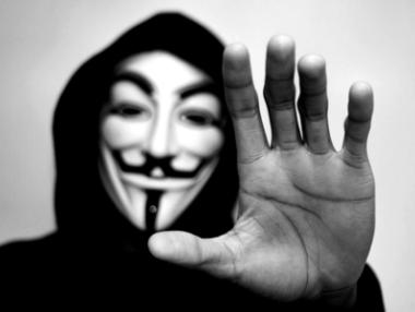 „Анонимните“: ИДИЛ планира осем терористични атаки днес