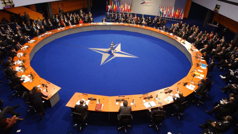 НАТО призова Анкара да покаже хладнокръвие