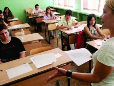 Въвеждат данък „екскурзия“ за учителите