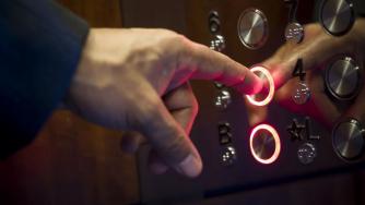 80 000 са опасните асансьори в страната