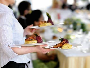 Хотелите и ресторантите с най-много нови служители в началото на 2016 г.