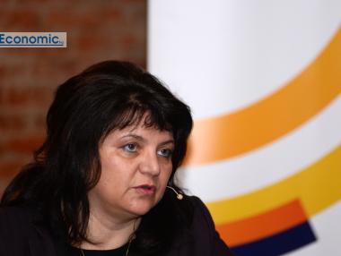 Купуваме онлайн дрехи, техника и резервираме почивки