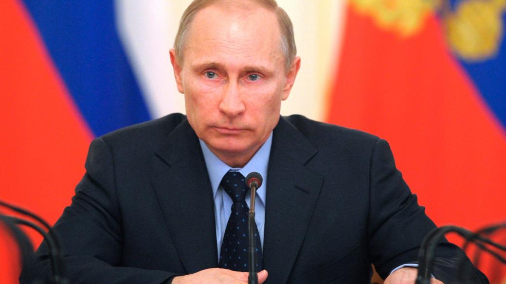 Защо Путин смекчава тона към Запада