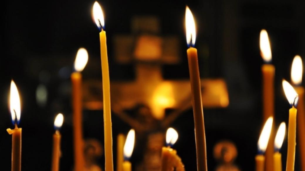 Църковните свещи поскъпват двойно по Коледа