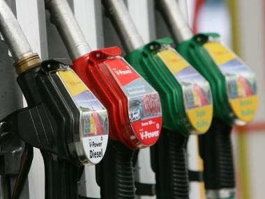 Бензинът поевтиня до 2 лв. за литър