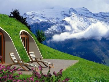 Къщи „хралупи“ сред природата