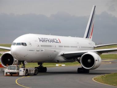 „Бомбата“ на Air France се оказа хартиена