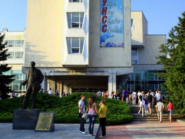 Студентите държавна поръчка да работят 5 г. в страната