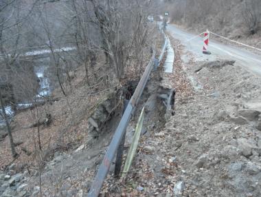 Пропадна пътят край Рилския манастир