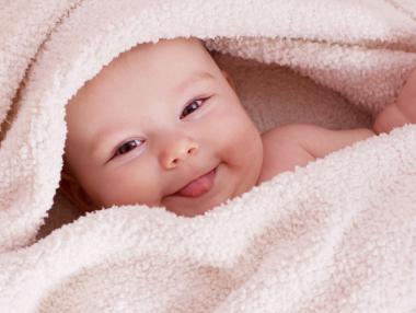 Бебетата сами в болниците заради такса „майка”